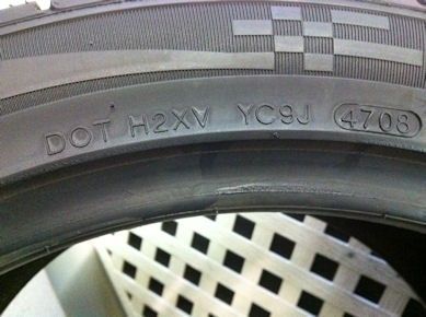 One Kumho Ecsta SPT 245 40 17 245 40ZR17 95Y