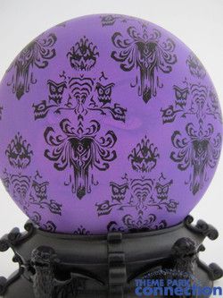 Disney Light Up MADAME LEOTA Haunted Mansion Bat & Wallpaper Snowglobe