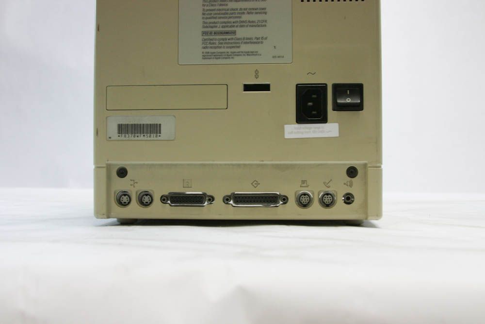 Macintosh SE M5011 Vintage Personal Computer