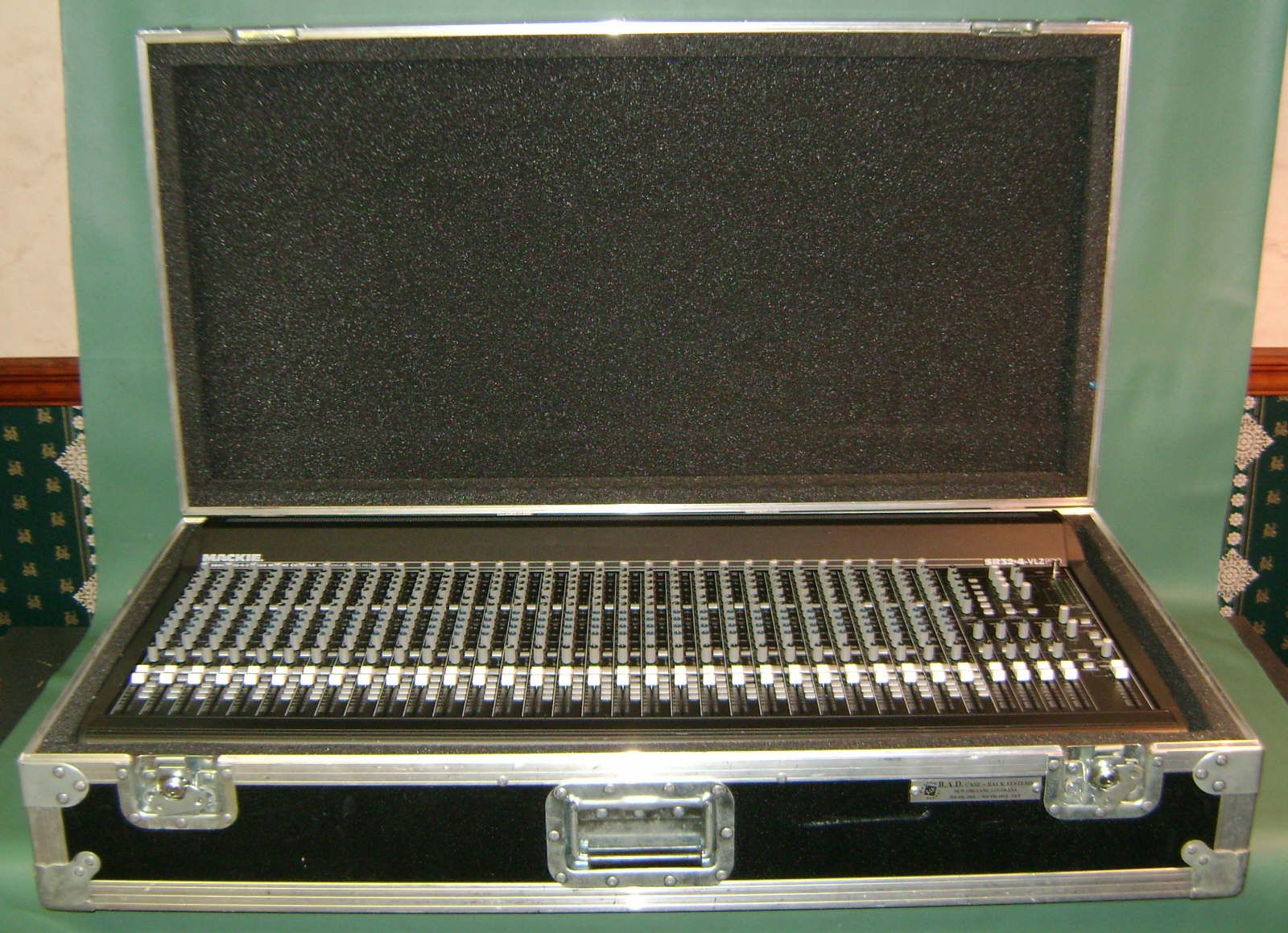 Mackie SR32 4 VLZ Pro 32 Channel Sound Reinforcement Console Mixer