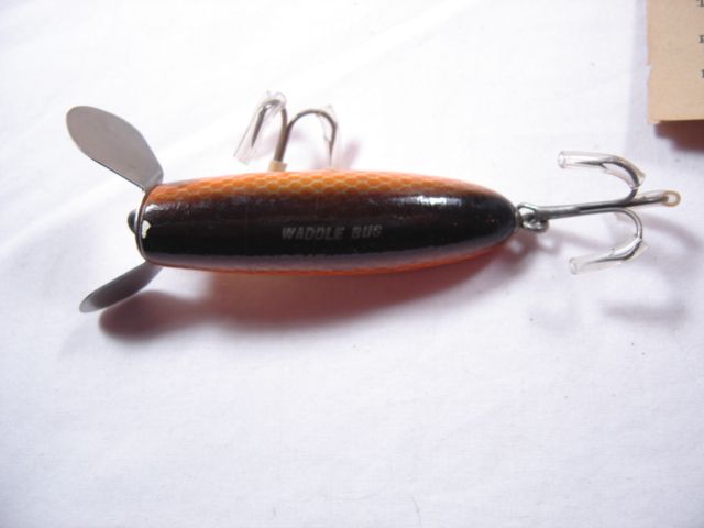 Vintage Makinen Waddle Bug Fishing Lure in Box