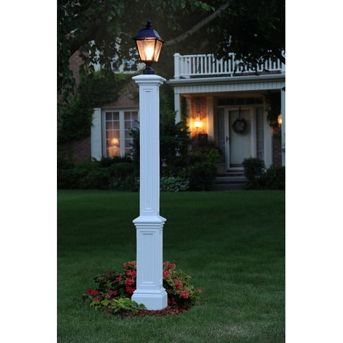 Mayne Inc Signature Lamp Post with Mount