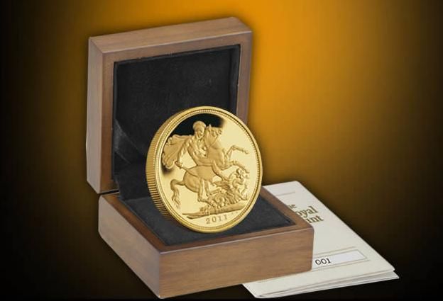 BRAND NEW 2011 QE2 PROOF GOLD HALF SOVEREIGN (BOXED + COA)