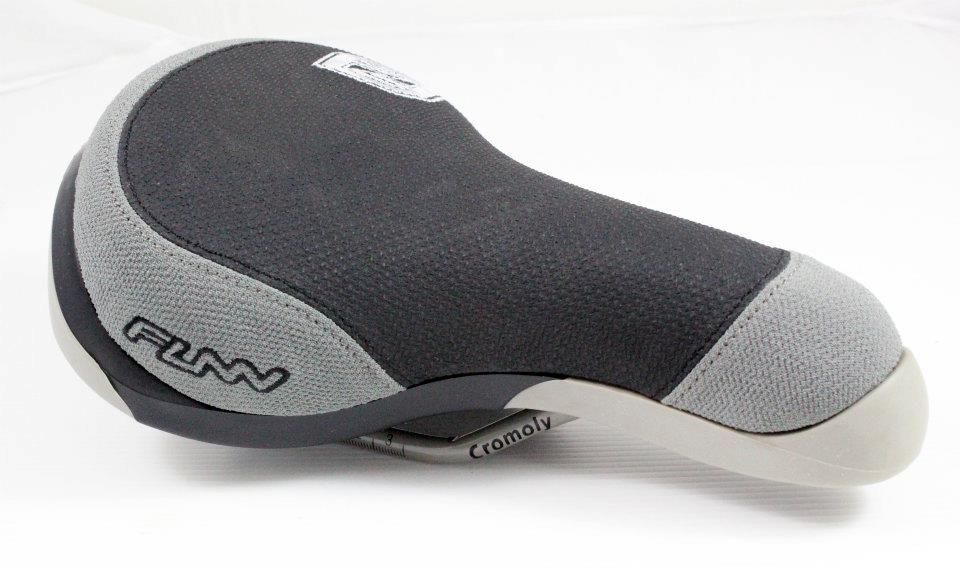 Funn BMX DH Saddle / Cromoly Rails / 160 x 255MM / 435g / Black&Grey