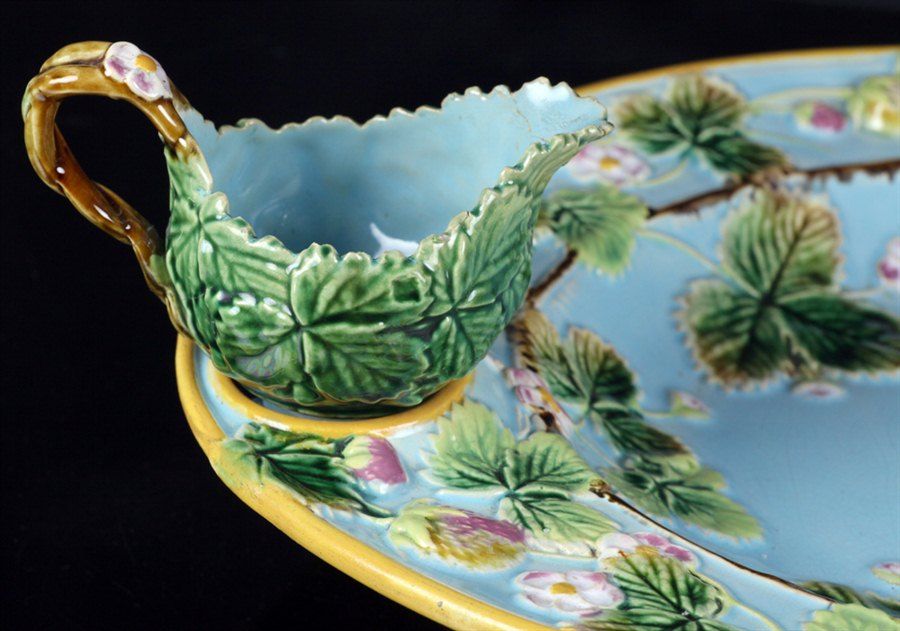 Stylish Antique George Jones Majolica Strawberry Dish C 1875