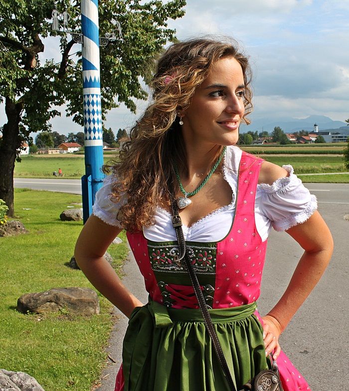 KOLLEKTION 2011   TRAUM DIRNDL ALMSEE HAMMERSCHMID 36