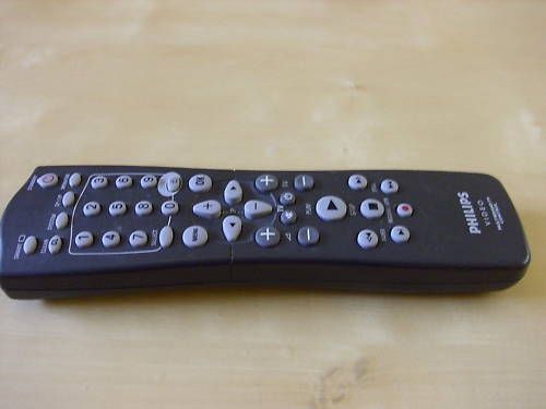 Philips RT 25193/101 TV VCR Fernbedienung 8622 661 93101