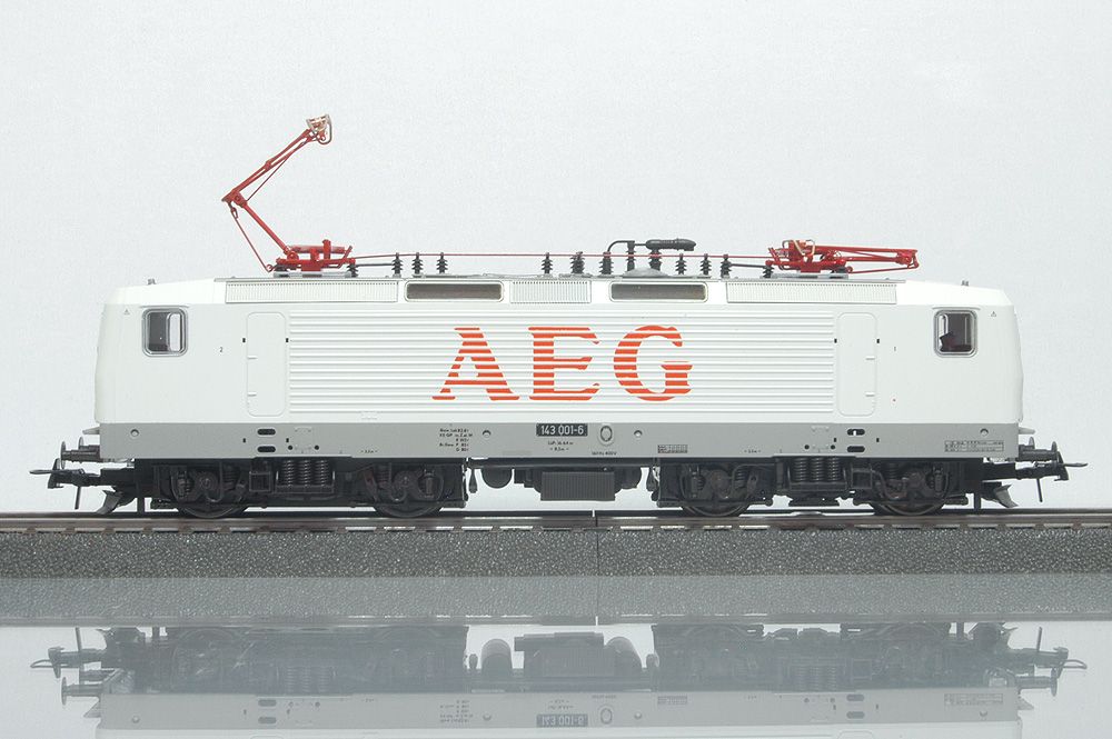 Roco H0 43996 Elektrolok BR 143 AEG AC für Märklin Neu