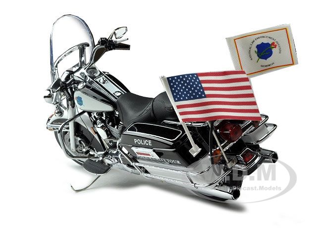 Brand new 110 scale diecast model of 2007 Harley Davidson Road