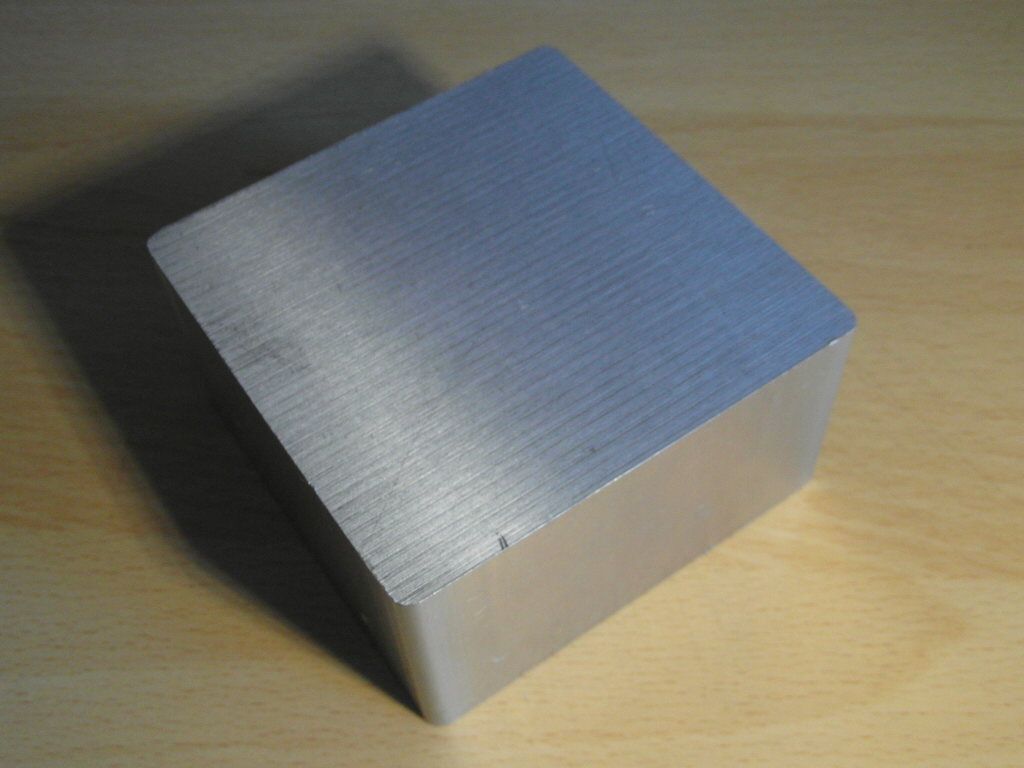 ALU   Vierkant   65 x 65 x 23 mm. Gew. ca.  265 gr.