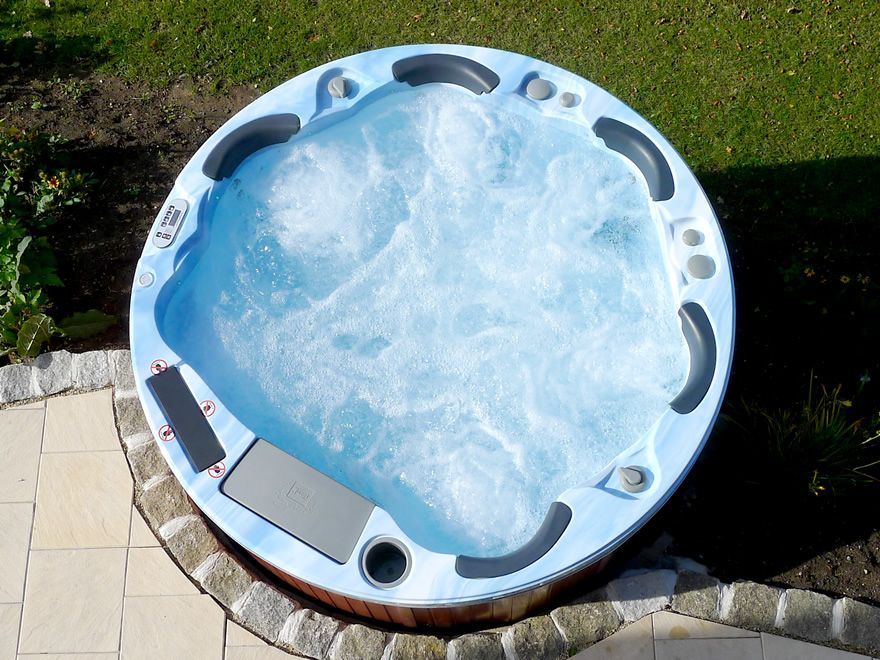 LUXUS WHIRLPOOL RUND 5 6 PERSONEN JACUZZI SPA WELLNESS SKT306A OUTDOOR