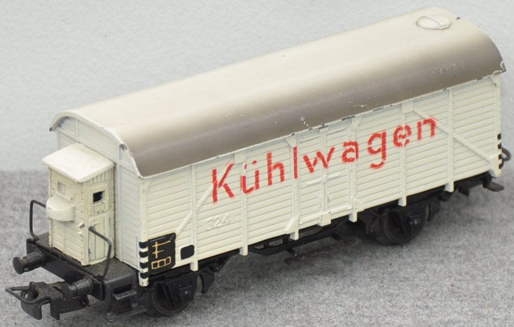 Märklin 324 .4 Kühlwagen mit Bremserhaus weiss Guß Okt__HO