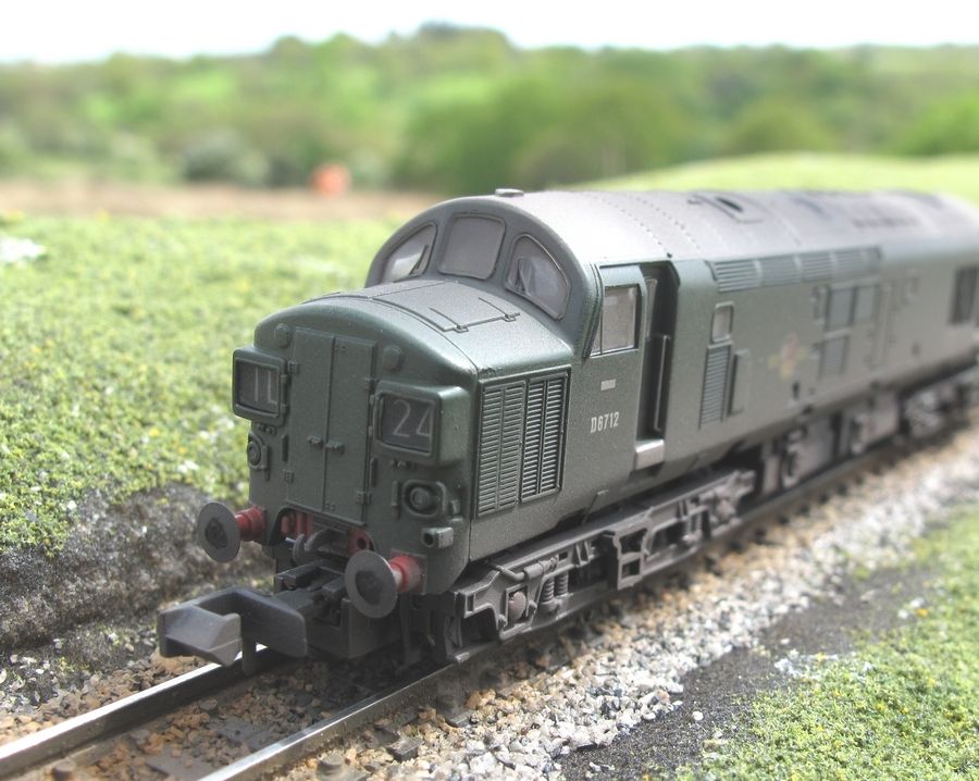 TMC 371 451AGraham Farish Class 37 D6712 BR Green Weathered