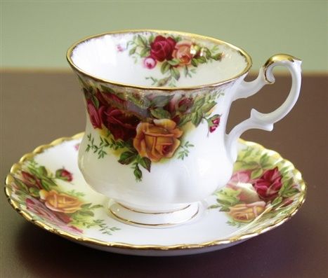 Royal Albert Old Country Roses Kaffeetasse + UT kleine Form