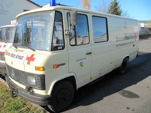 Mercedes Benz 407 DOKA Artzttruppwagen org 28000 km