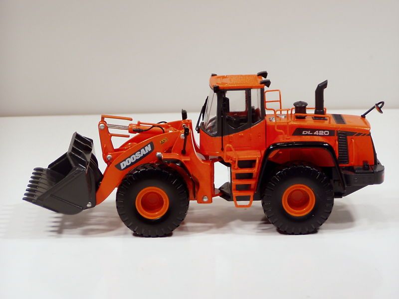 Doosan DL420 Loader   1/40  