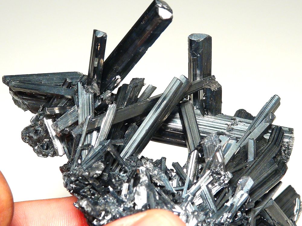 STIBNITE CLUSTER   HUNAN PRIVINCE   CHINA   FLOATER