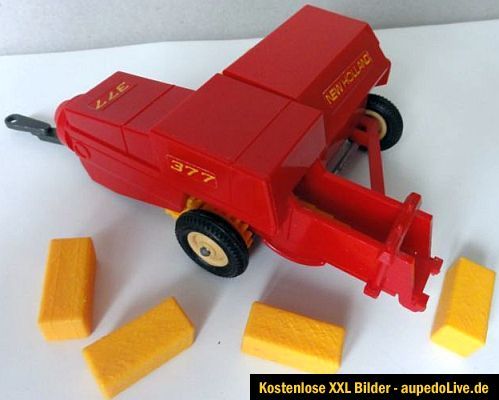 Britains 1/32 Ballenpresse Hay Baler New Holland 70er Jahre Farmer