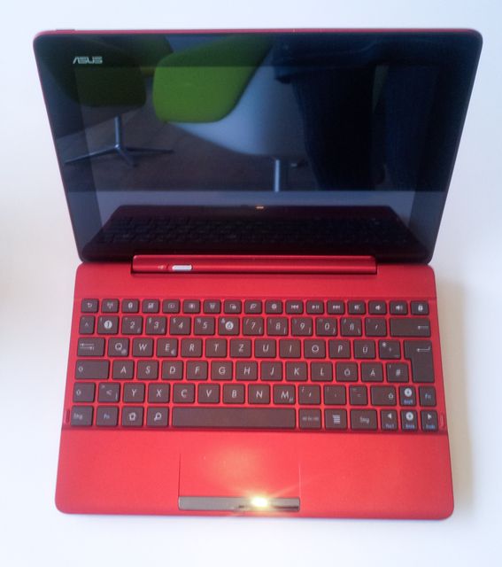 Asus Transformer Pad TF300T rot Top Zustand 17 Monate Restgarantie