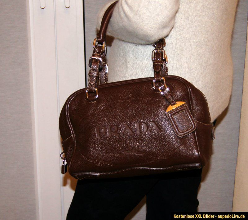 PRADA Tasche .Echtleder.NEUWERTIGmit Dokumenten.braun,100% Original