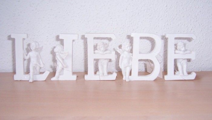 DEKOBUCHSTABEN BUCHSTABENSET LIEBE ENGEL SCHUTZENGEL WEISS TISCHDEKO