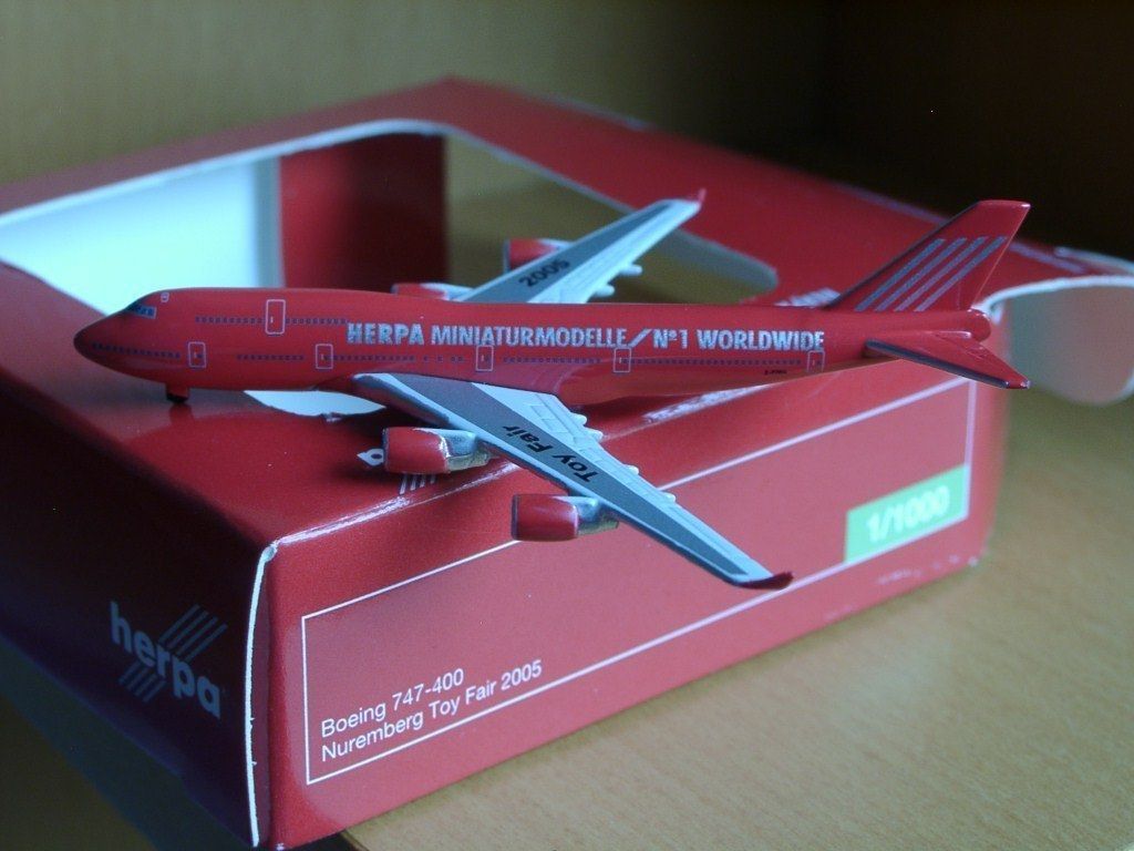 Herpa Wings B747 400 Nuernberg TOY FAIR 2005   1/1000