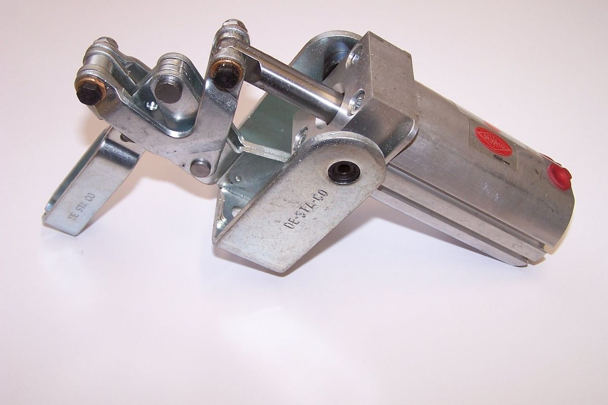 DESTACO 817 UE Pneumatischer Kraftspanner