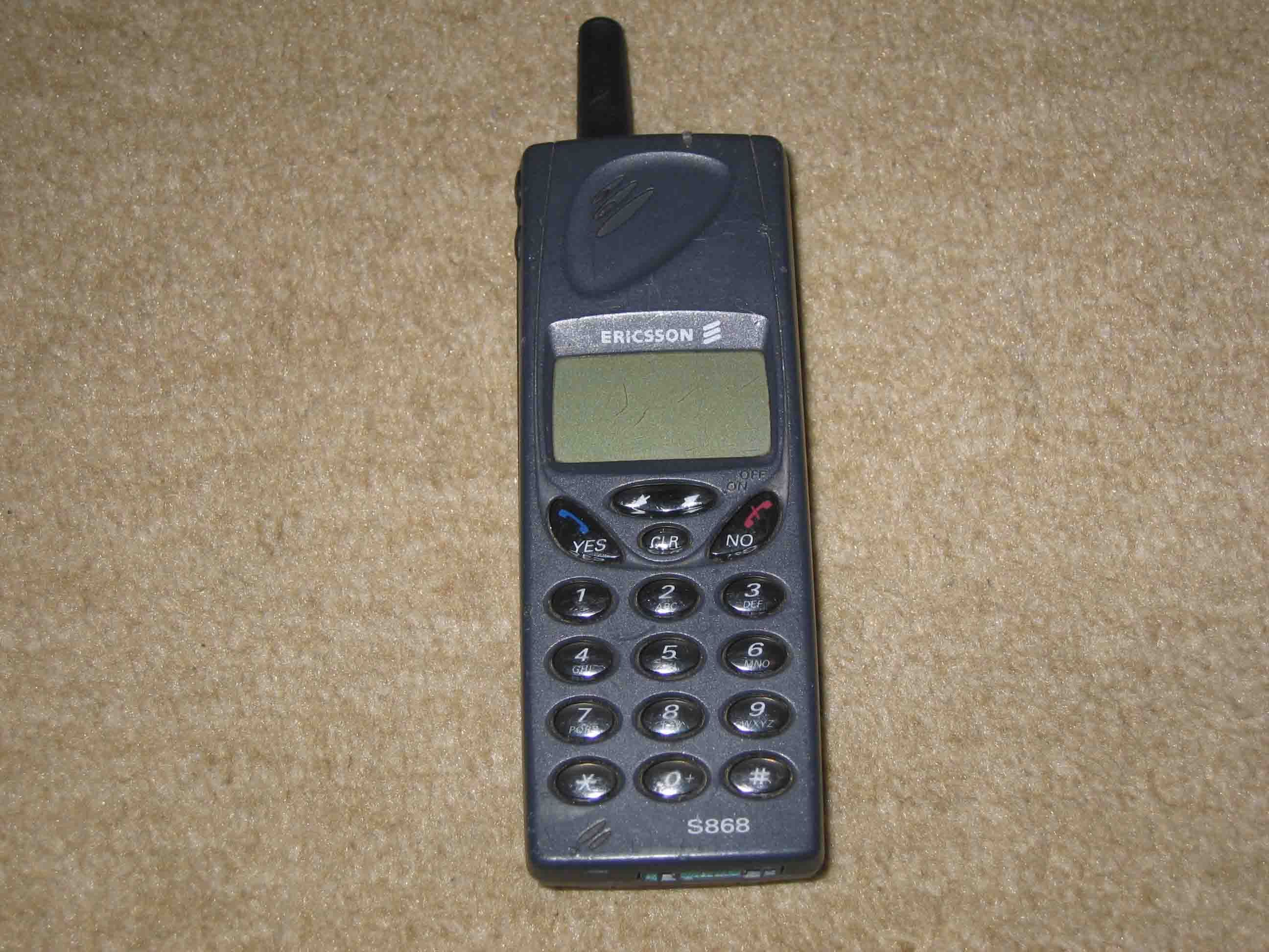 Ericsson S868 Zeit v. Sony Vintage Antik altes Handy brick phone