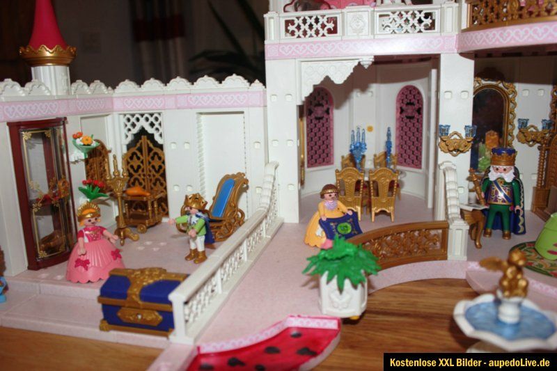 Playmobil Schloss + Schlossküche + Schatzkammer Kutsche + viele