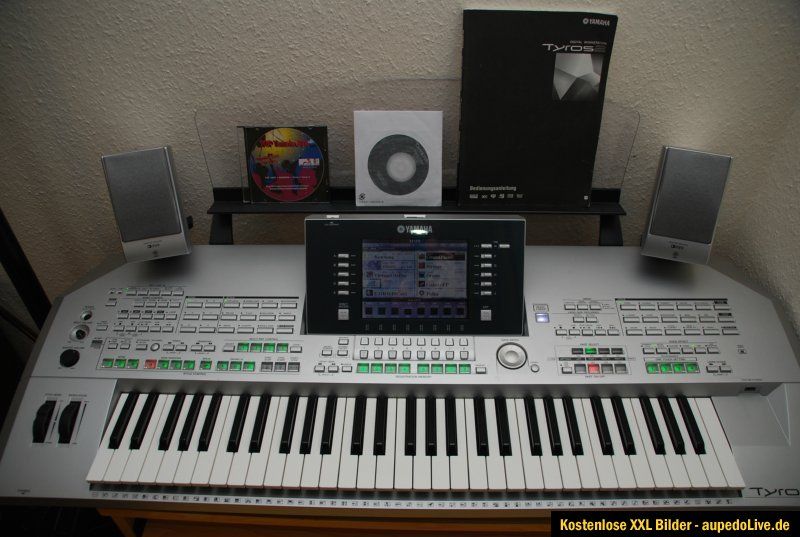 YAMAHA TYROS 2 Keyboard + Zubehör (super Zustand)