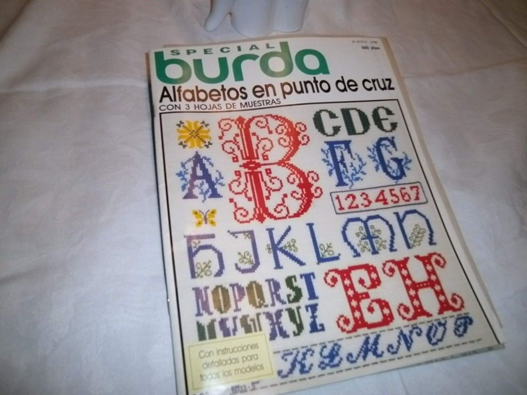 Burda Special E 934 ABC Alphabet Mustertuch sticken Schrankborten