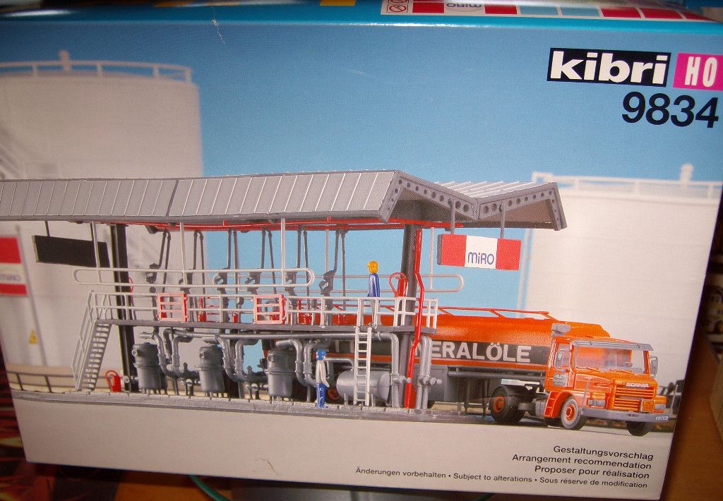 Kibri H0 9834 TANKABFÜLLUNG & SCANIA TRUCK NEU /952